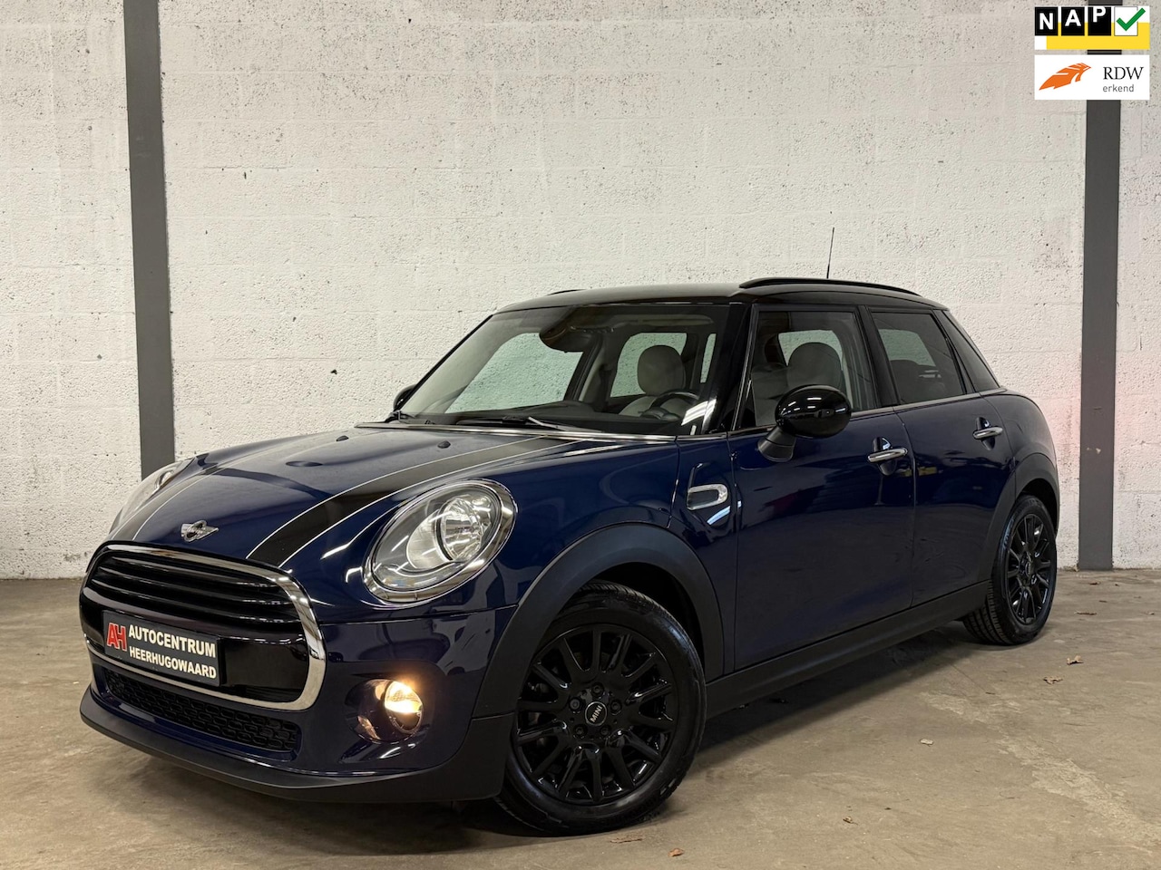 MINI Cooper - Mini 1.5 136PK|Leder|Navi|Clima|Cruise|Dealer Onderhouden !! - AutoWereld.nl