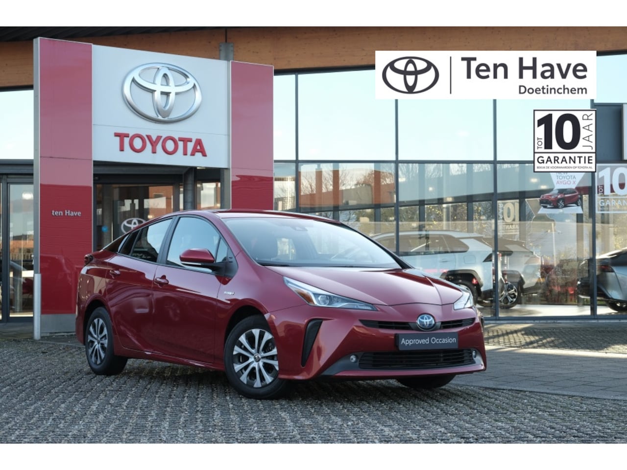 Toyota Prius - 1.8 Hybrid 122PK Dynamic Automaat | Trekhaak | Navigatie | Clima - AutoWereld.nl