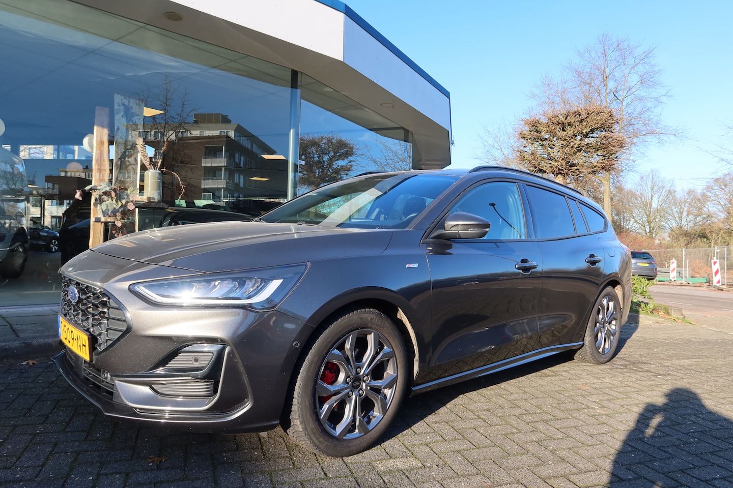 Ford Focus Wagon - 1.0 EcoBoost Hybrid ST Line Style I NAVI I WINTERPAKKET I ALL-SEASON - AutoWereld.nl