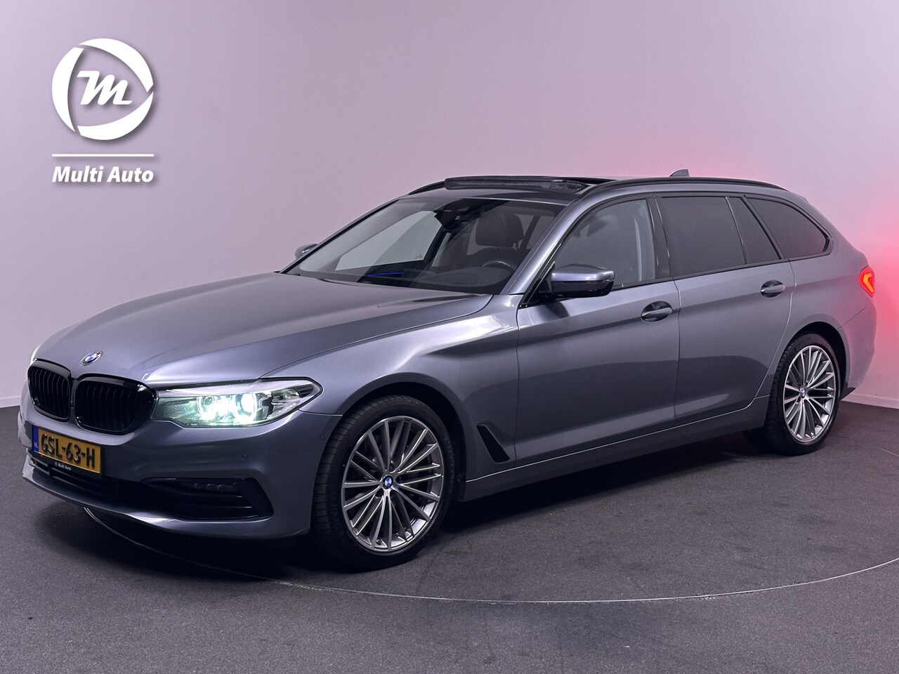 BMW 5-serie Touring - 530i Sportline 252pk | Panodak | Luxe Lederen comfortstoelen Memory | Head-up Display | Ca - AutoWereld.nl