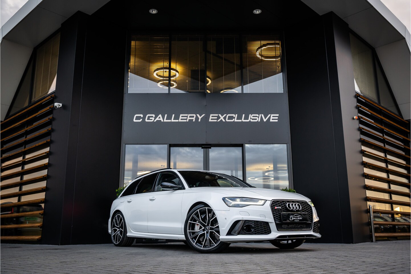 Audi RS6 - Avant 4.0 TFSI quattro performance Pro Line Plus - RS Dynamic Plus | Panorama | Keramisch - AutoWereld.nl