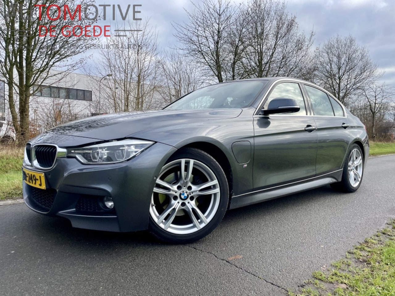 BMW 3-serie - 330e M-SPORT High Excutive, HUD, LEER, 270gr camera - AutoWereld.nl