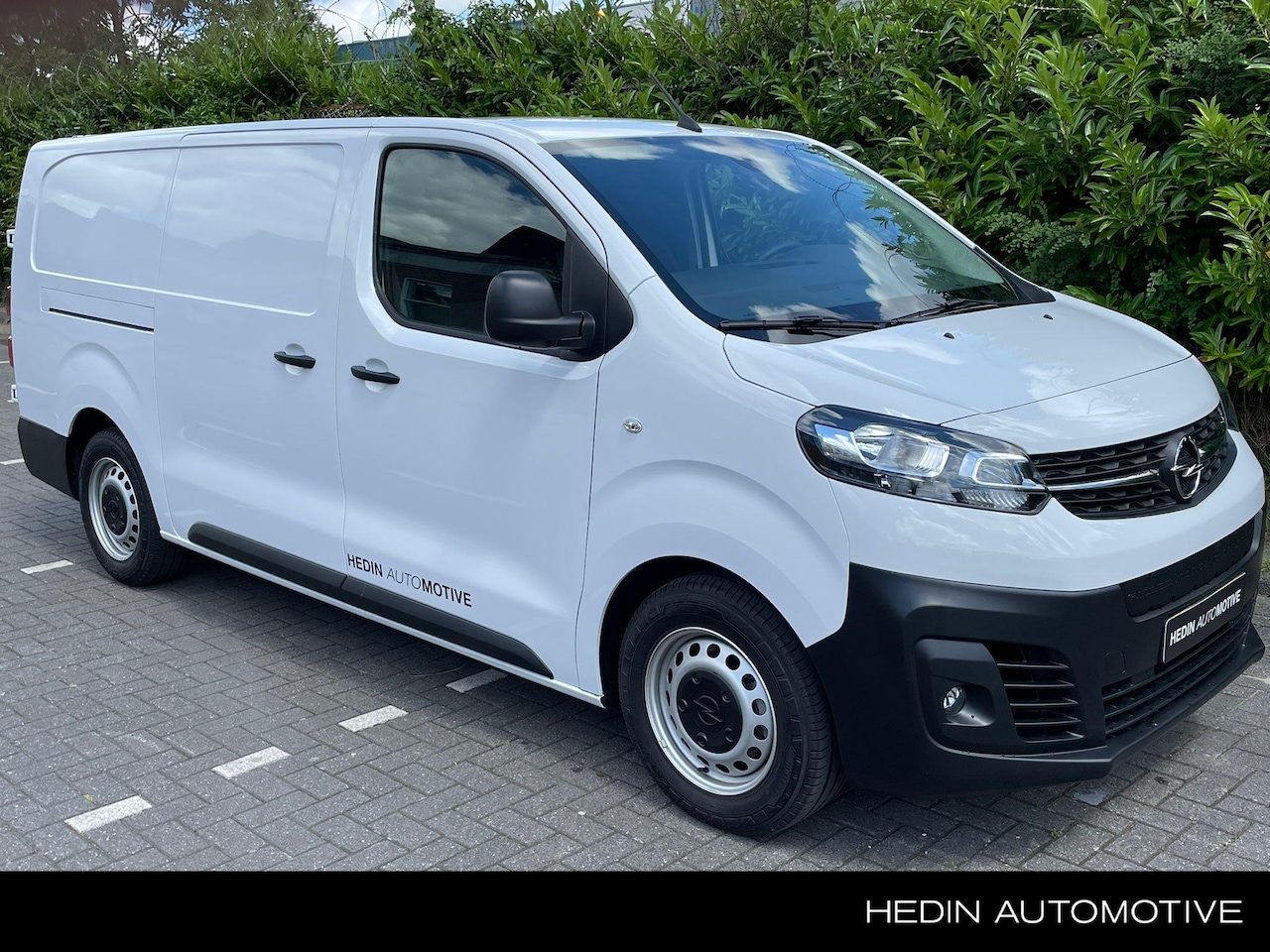 Opel Vivaro Electric - L3 50 kWh 3 PERSOONS | EU NAVI | 11KW BOARDLADER | VOLLEDIGE BETIMMERING | CAMERA - AutoWereld.nl