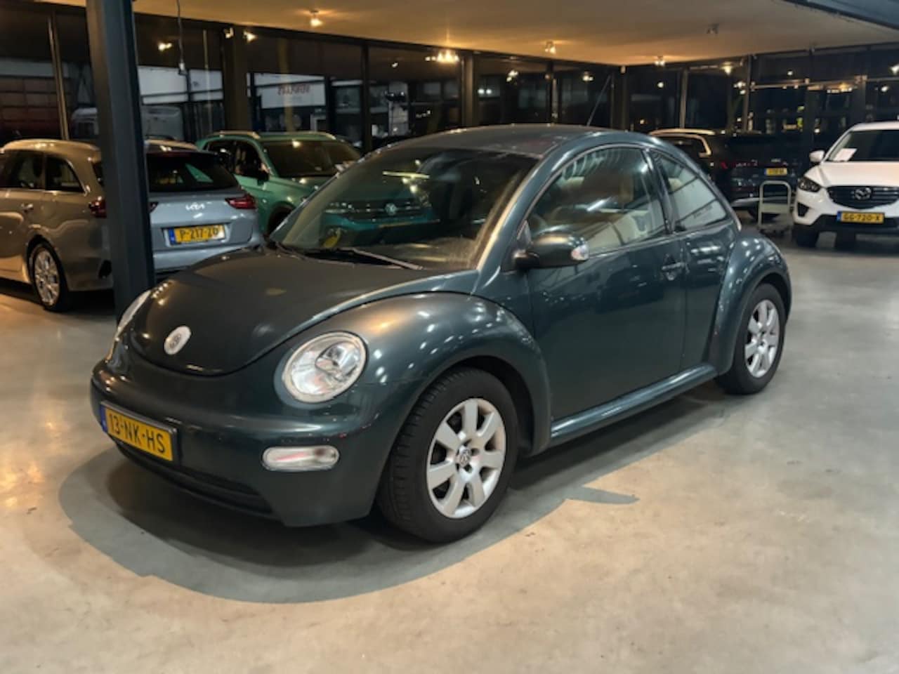 Volkswagen New Beetle - 2.0 Highline 2.0 85KW Highline - AutoWereld.nl