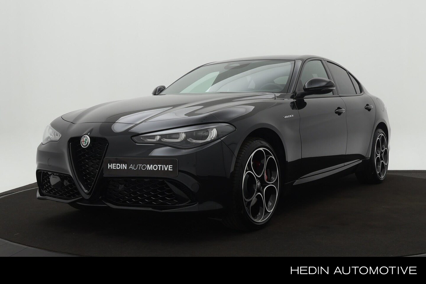 Alfa Romeo Giulia - 2.0 T 280pk AWD Veloce | Harman Kardon Sound Pack | Pack Drive Assist - AutoWereld.nl