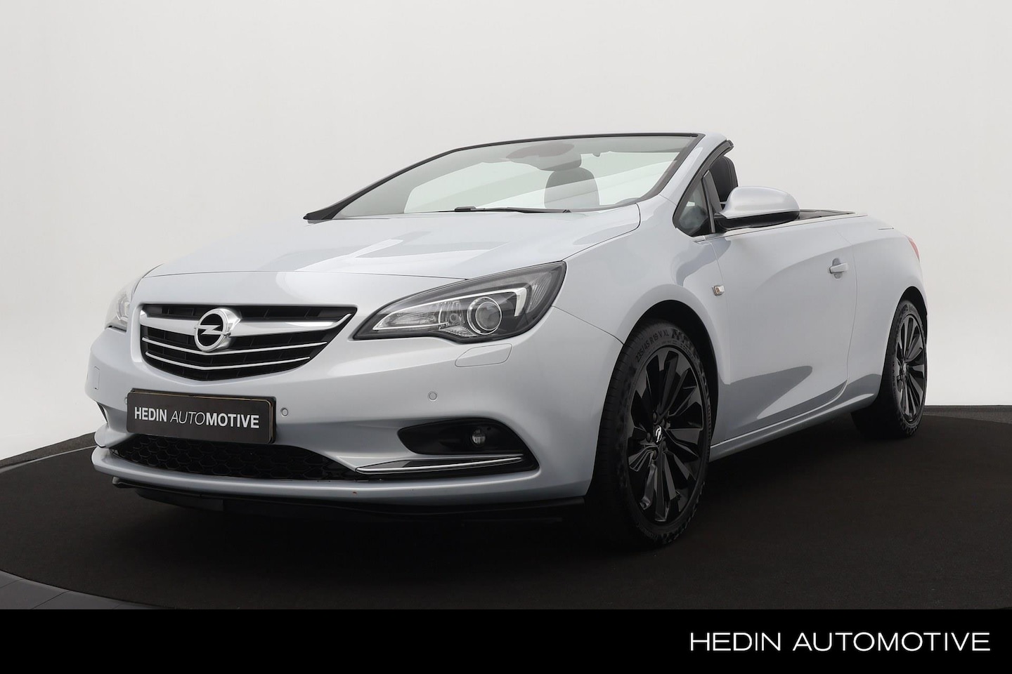 Opel Cascada - 1.6 Turbo 170PK Cosmo | Navigatie | Camera | Leder met stoelverw. | Xenon | AGR stoelen | - AutoWereld.nl