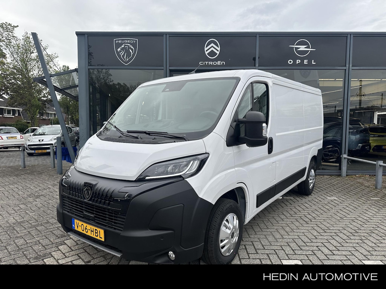 Peugeot Boxer - 2.2 BlueHDi 120 S&S L2H1 3.0t | TREKHAAK | FULL LED | 360 GRADEN PARKEERSENSOREN | DIGITAL - AutoWereld.nl