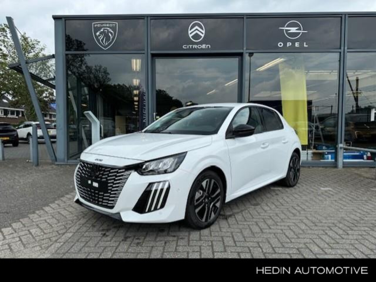 Peugeot 208 - 1.2 100 Allure | DIRECT LEVERBAAR | NIEUW TYPE | STOELVERWARMING | NAVIGATIE | DODEHOEKBEW - AutoWereld.nl