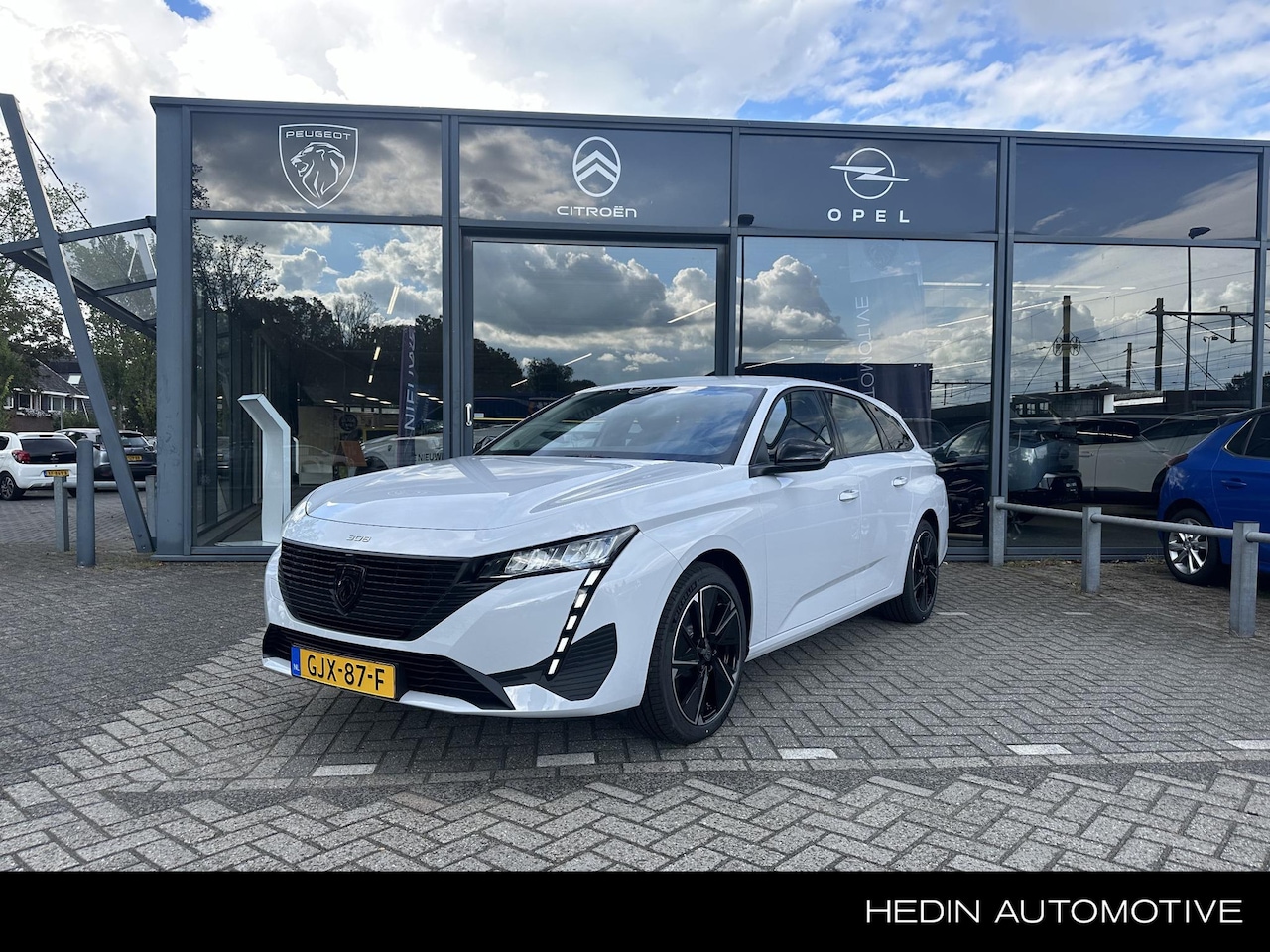 Peugeot e-308 SW - Style EV 54 kWh €2.000 EV SUBSIDIE | NAV BY APP| 3-FASE | CARPLAY/ANDROID | CRUSIE CONTROL - AutoWereld.nl