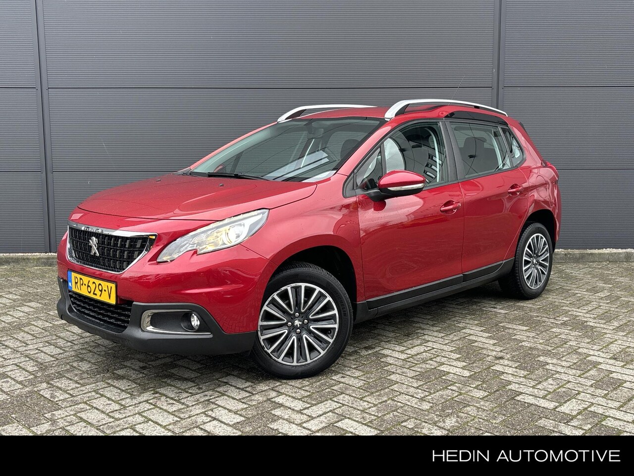 Peugeot 2008 - 1.2 110PK Blue Lion | Trekhaak | Navigatie | Airconditioning | Cruise control | DAB+ | Par - AutoWereld.nl