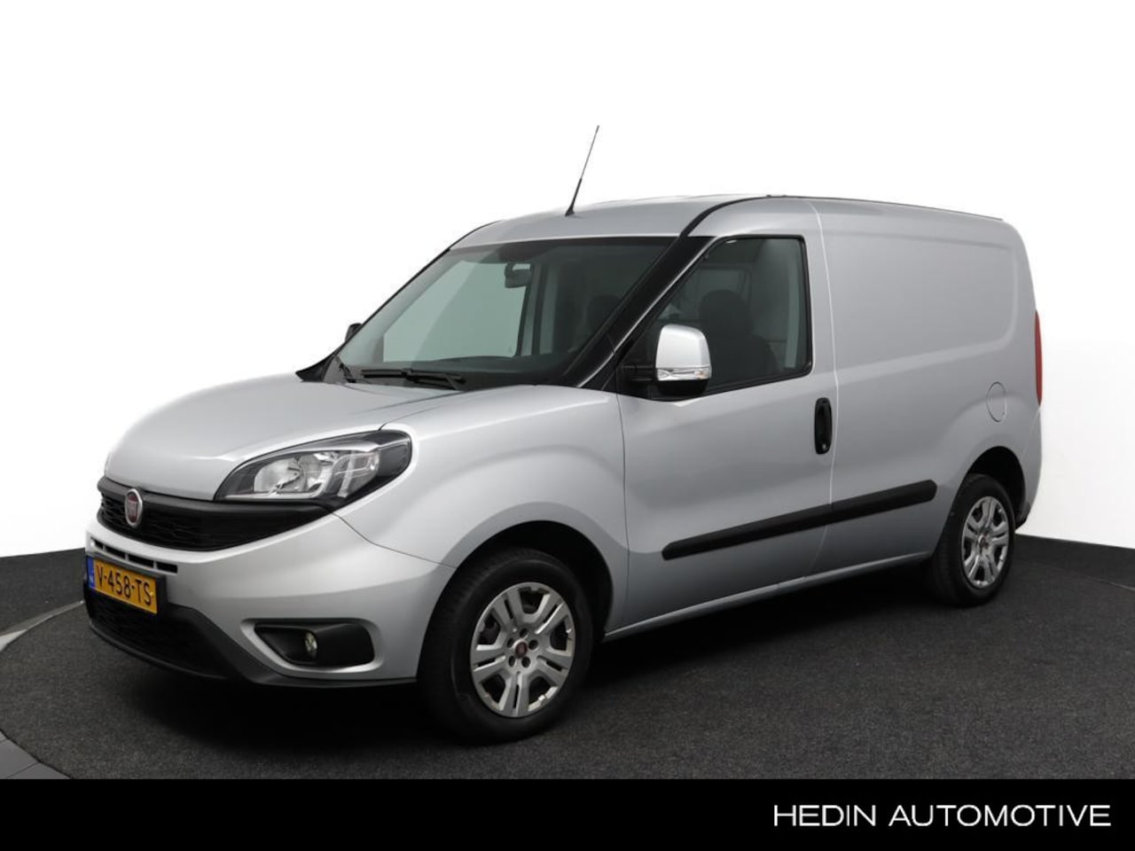 Fiat Doblò Cargo - 1.3 96pk MJ L1H1 SX | Navigatie | Airco | Parkeersensoren | DAB | Trekhaak | - AutoWereld.nl