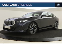 BMW 5-serie - 530e M Sport Automaat / Panoramadak / Trekhaak / Parking Assistant Professional / Stoelven