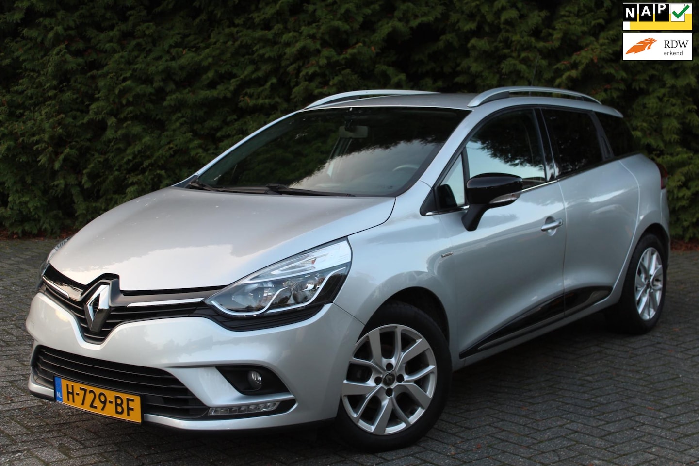 Renault Clio Estate - 0.9 TCe Limited 90 PK | Airco | NAVI | LMV | PDC | Cruise Control | Keyless Entry & Go | T - AutoWereld.nl