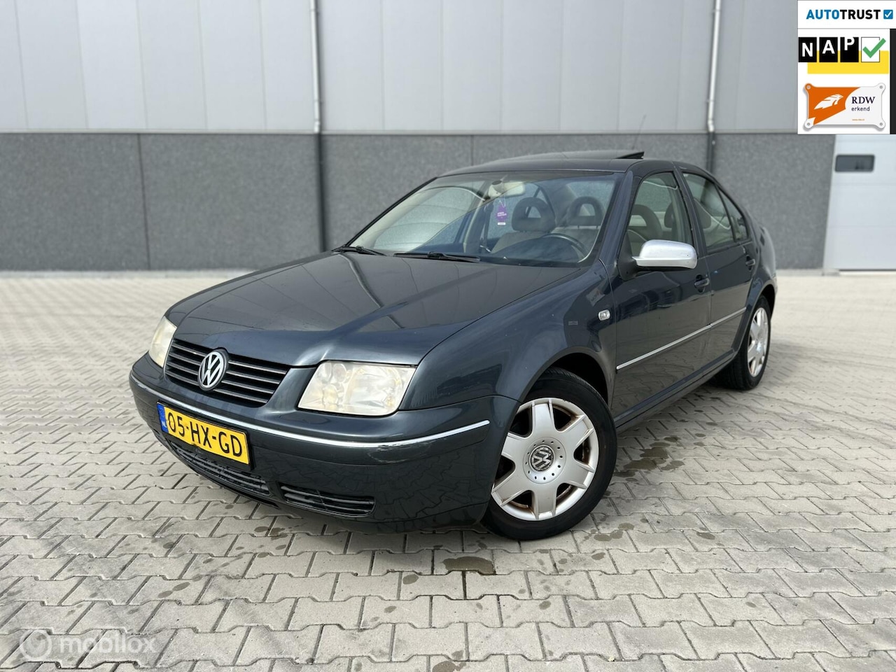 Volkswagen Bora - 2.0/DAKJE/BLUETOOTH/CRUISE CONTROL/AIRCO - AutoWereld.nl