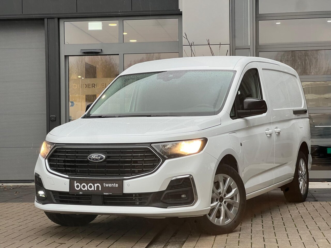 Ford Transit Connect - 1.5 PHEV L2 Limited | 119 KM Elektrisch | 2x schuifdeur | AGR stoel | Winter Pack | - AutoWereld.nl