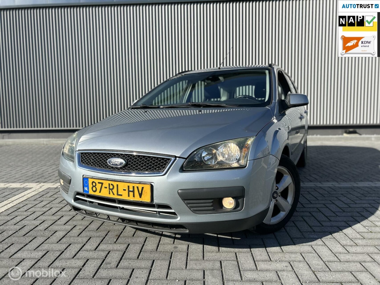 Ford Focus Wagon - 1.6-16V Ambiente/INRUILKOOPJE/CRUISE CONTR - AutoWereld.nl