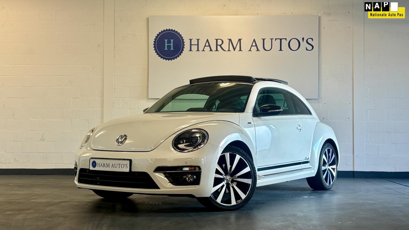 Volkswagen Beetle - 1.4 TSI R Line 150pk Automaat/Pano/Navi/Xenon/LED/Cruise/Clima - AutoWereld.nl