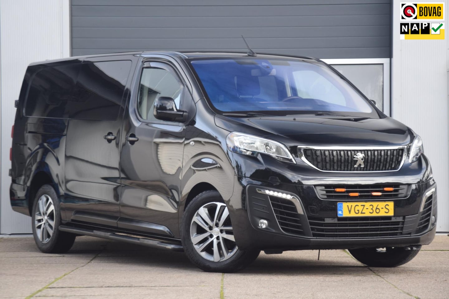 Peugeot Expert - 2.0 BlueHDI 180 Long Asphalt DC CAMERA/ADAPTIEVE CRUISE/17" VELGEN - AutoWereld.nl