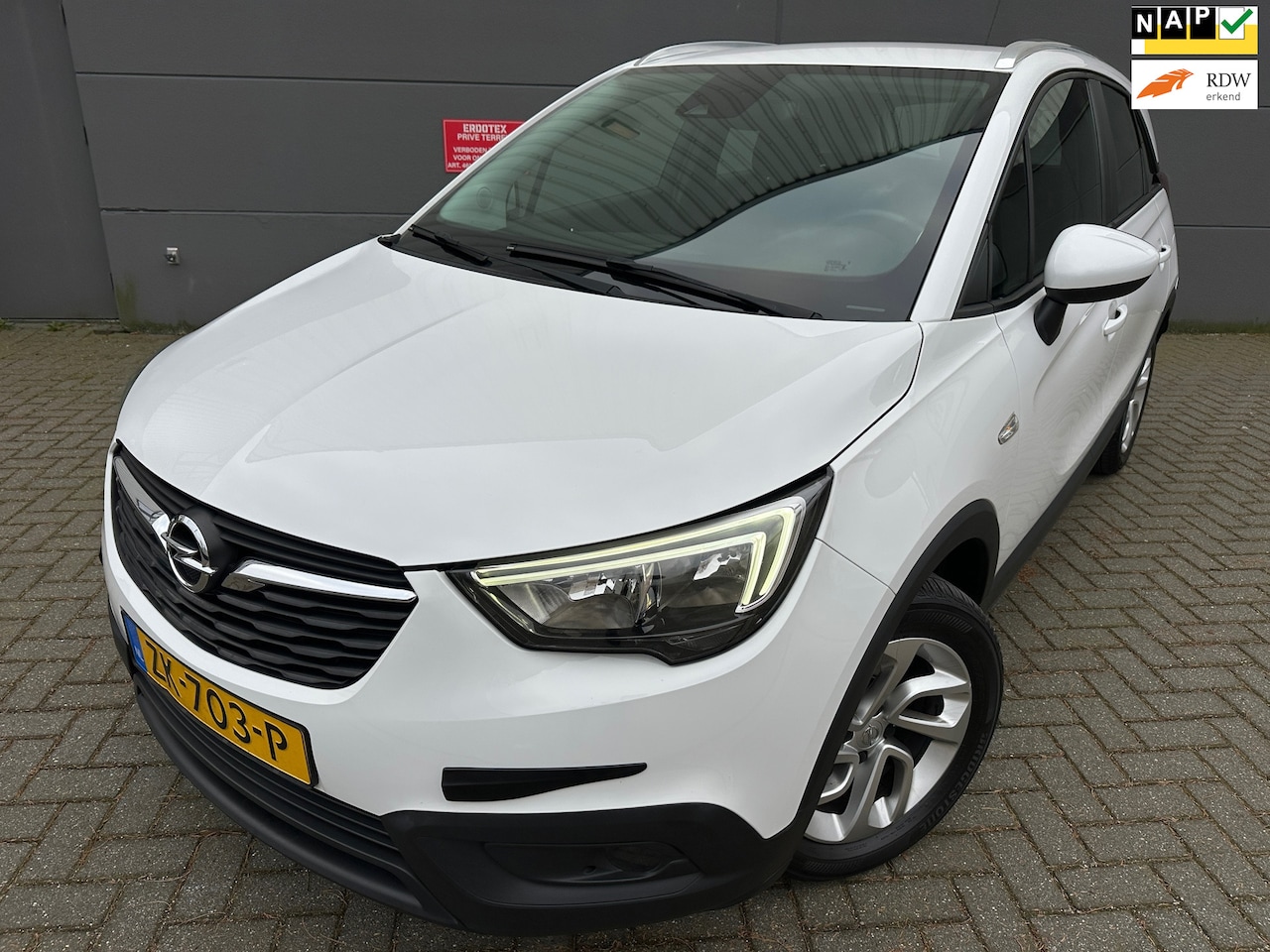 Opel Crossland X - 1.2 Edition*1 EIGNAAR*CARPLYE*CRUISE*STUUR-STOELVERWARMING*APK*NAP*PARK SENSOREN - AutoWereld.nl