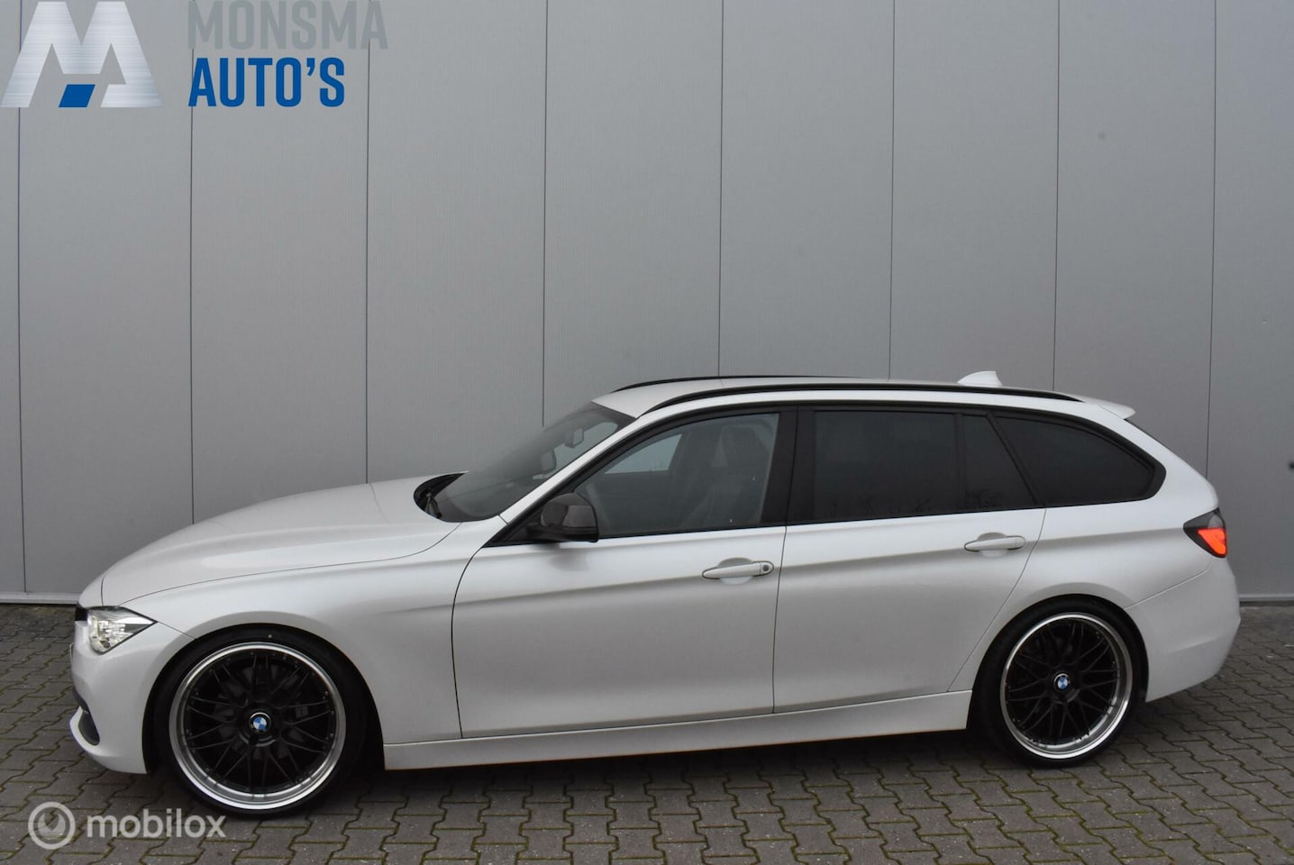 BMW 3-serie Touring - 330i xDrive Sport 330i xDrive Sport - AutoWereld.nl