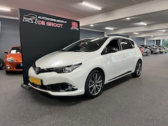 Toyota Auris - 1.8 Hybrid Black Edition NL-auto / camera