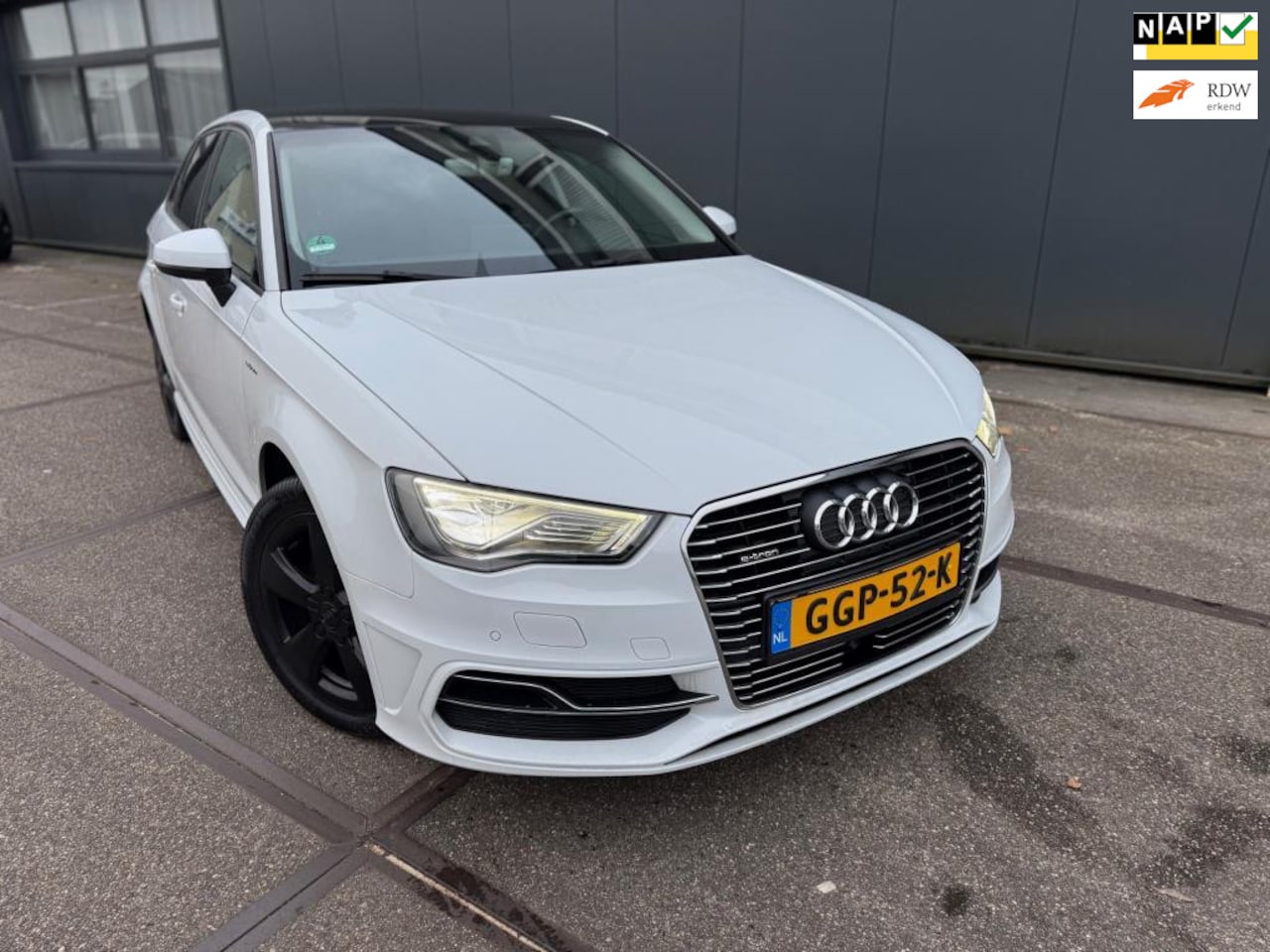 Audi A3 Sportback - 1.4 e-tron PHEV Attraction - Dealer onderhouden - APK - AutoWereld.nl