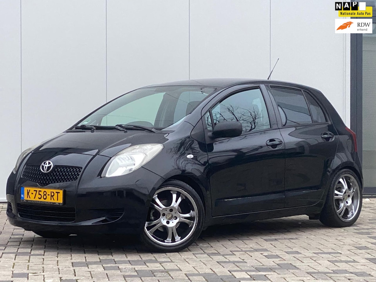 Toyota Yaris - 1.3 VVTi Terra 5 DEURS AIRCO NAP LAGE KILOMETERSTAND - AutoWereld.nl