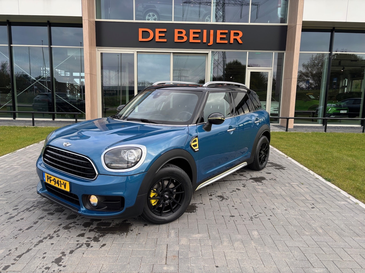 MINI Countryman - Mini 1.5 Cooper Navigatie I Zwarte dak/velgen - AutoWereld.nl