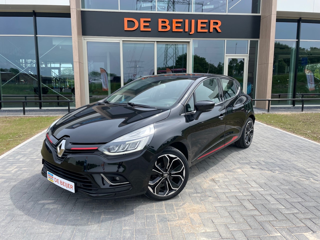 Renault Clio - 1.2 TCe 120pk Intens Navi I Camera I LED - AutoWereld.nl