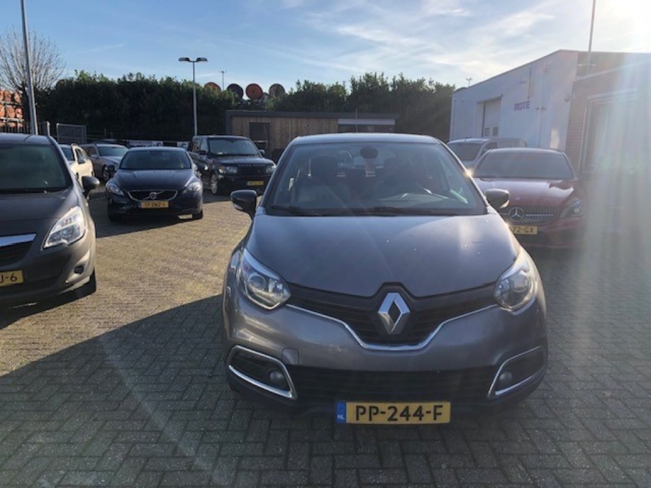 Renault Captur - 1.5 DCI AUTHENTIQUE SLECHTS 6250 EURO!!!! - AutoWereld.nl