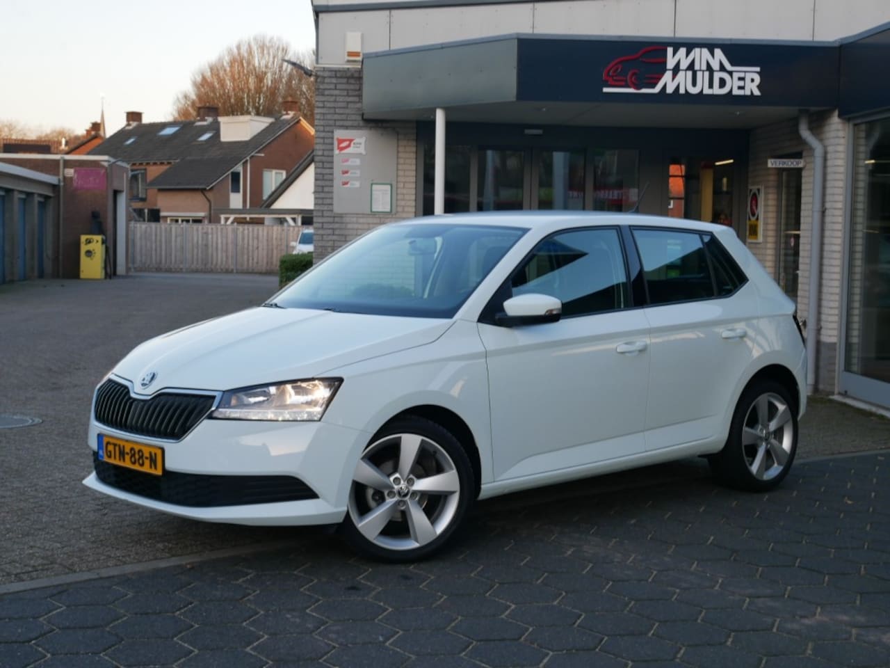 Skoda Fabia - 1.0 ACTIVE   **Airco//Lm ** - AutoWereld.nl