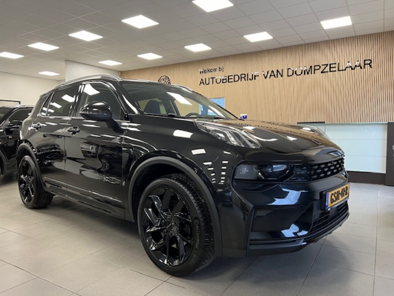 Lynk & Co 01 - 1.5 PLUG-IN HYBRIDE AUTOMAAT / PANODAK / NAVI / CAMERA / BLACK EDITION / - AutoWereld.nl