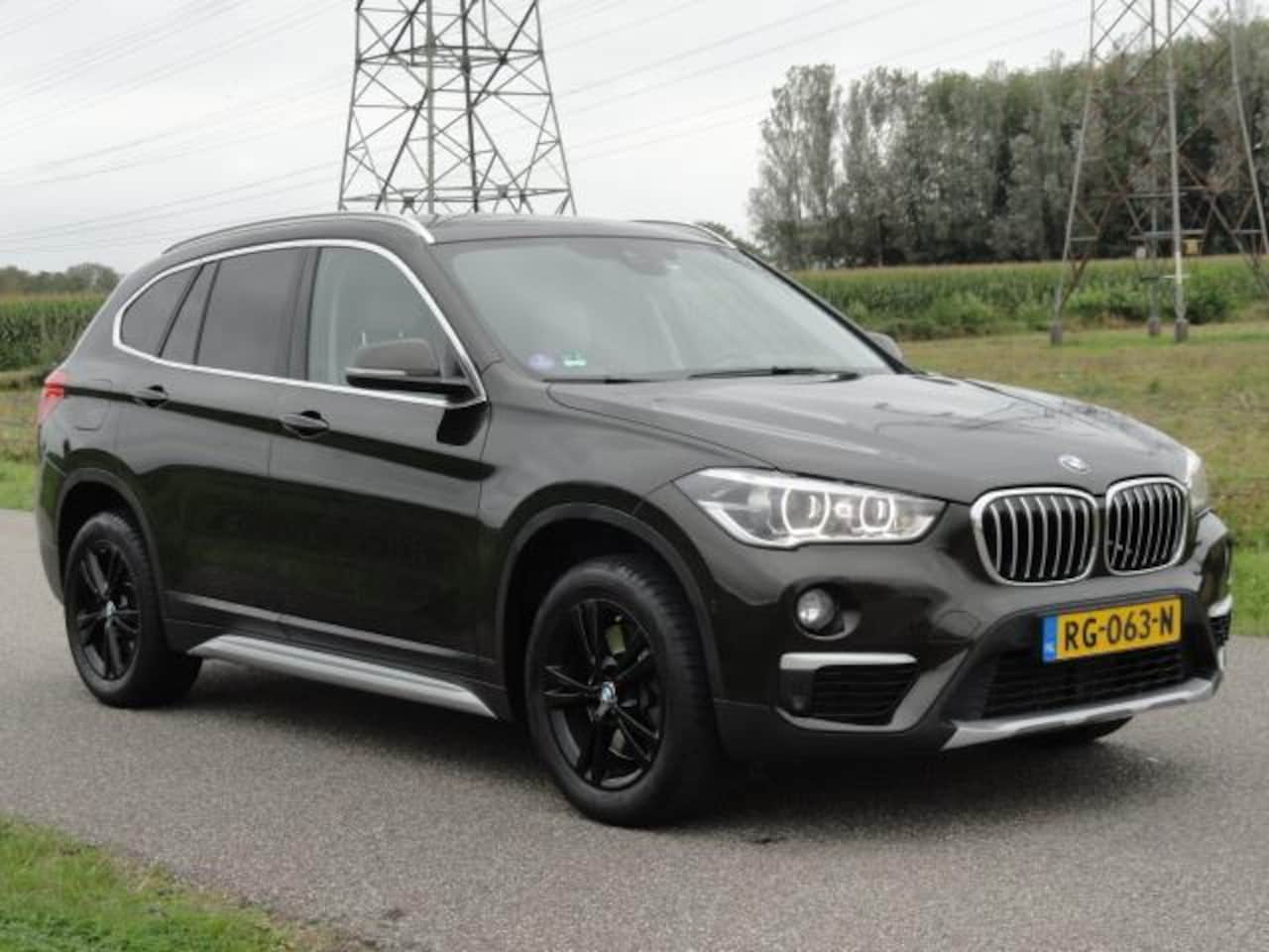 BMW X1 - SDrive20i High Executive Full LED + NAVIG + CAMERA + HIFI SYSTEM - AutoWereld.nl