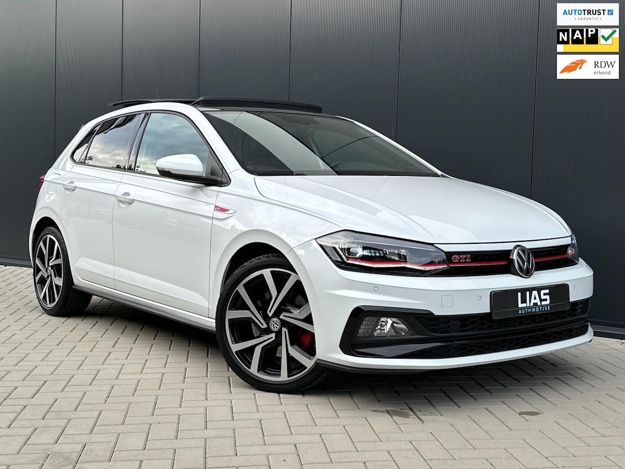 Volkswagen Polo - 2.0 TSI GTI | Dealer onderhouden | PANO | DSG | Alcantara leer | Blindspot | Front assist - AutoWereld.nl