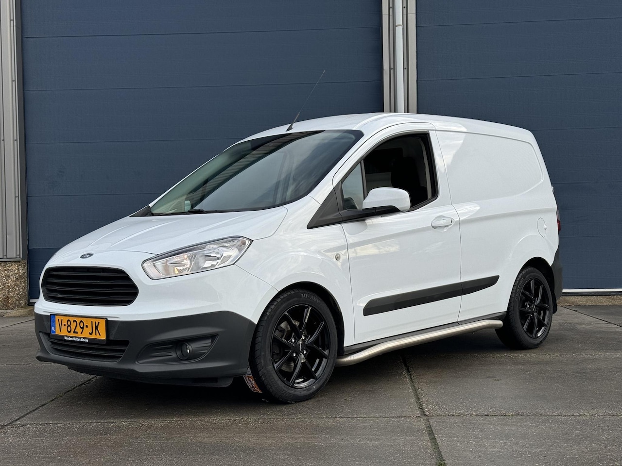 Ford Transit Courier - 1.5 TDCI Trend Start&Stop AIRCO / NAVI / N.A.P - AutoWereld.nl