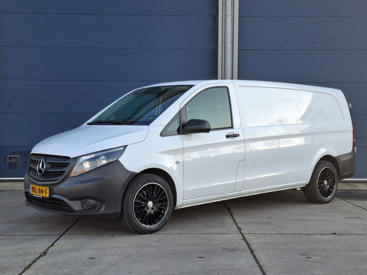 Mercedes-Benz Vito - 116 CDI Extra Lang L3H1 / AIRCO / CRUISE CONTROLE / NAVI / EURO 6 - AutoWereld.nl