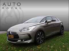 Citroën DS5 - 1.6 THP So Chic Automaat, Panoramadak, Leder Sport Interieur, Navigatie, Camera, Airco/ECC