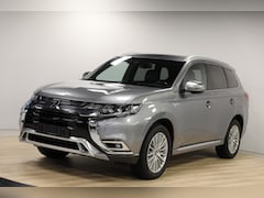 Mitsubishi Outlander - 2.4 PHEV Instyle | Schuif- opendak | Trekhaak | Leer