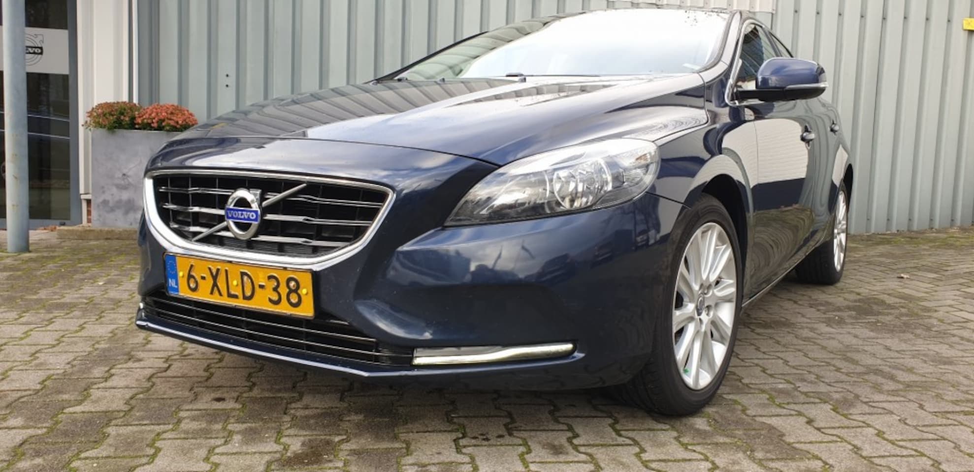 Volvo V40 - 1.6 T2 Summum 1.6 T2 SUMMUM - AutoWereld.nl