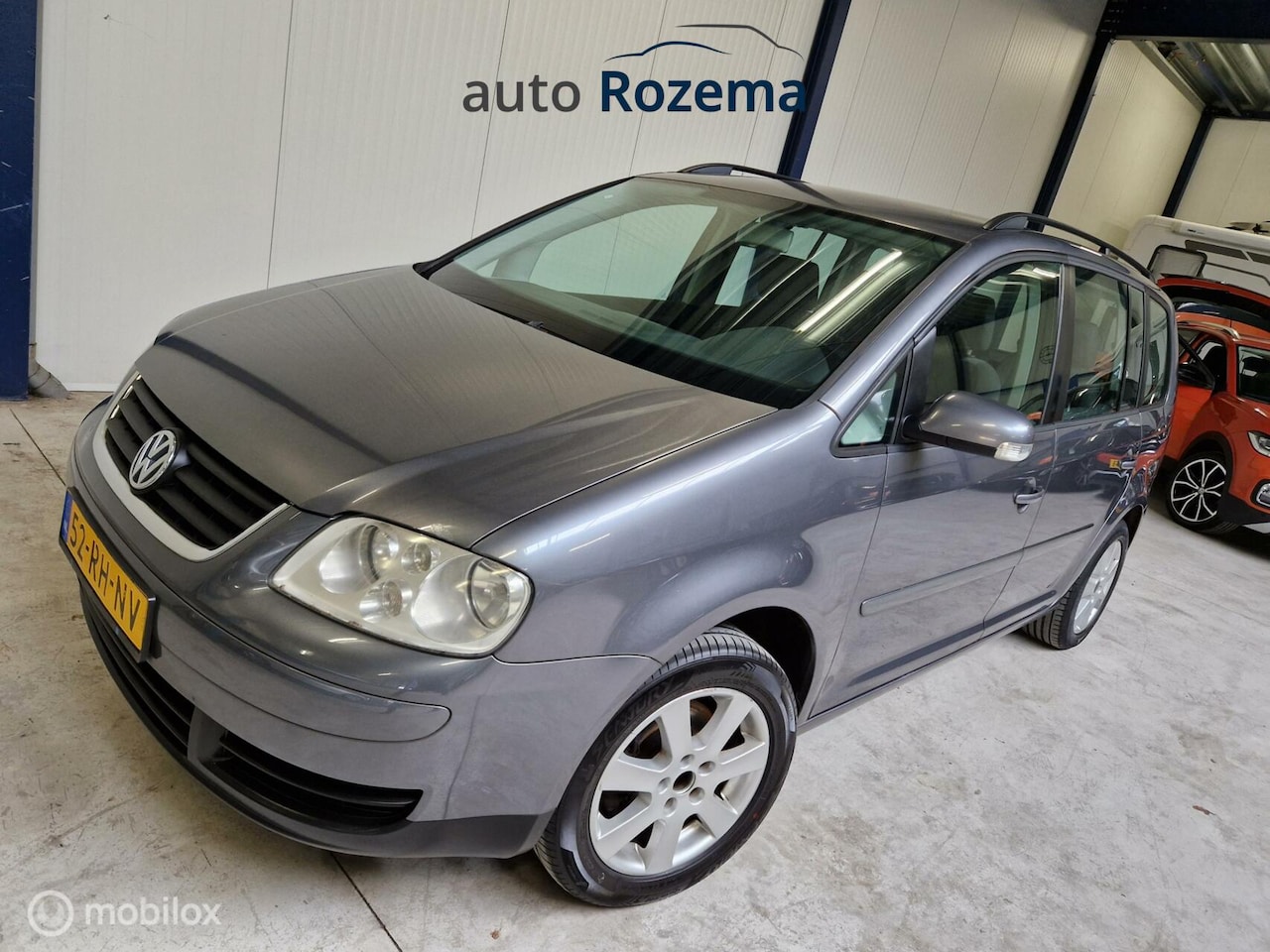 Volkswagen Touran - 1.6-16V FSI Athene Airco Navi Haak - AutoWereld.nl