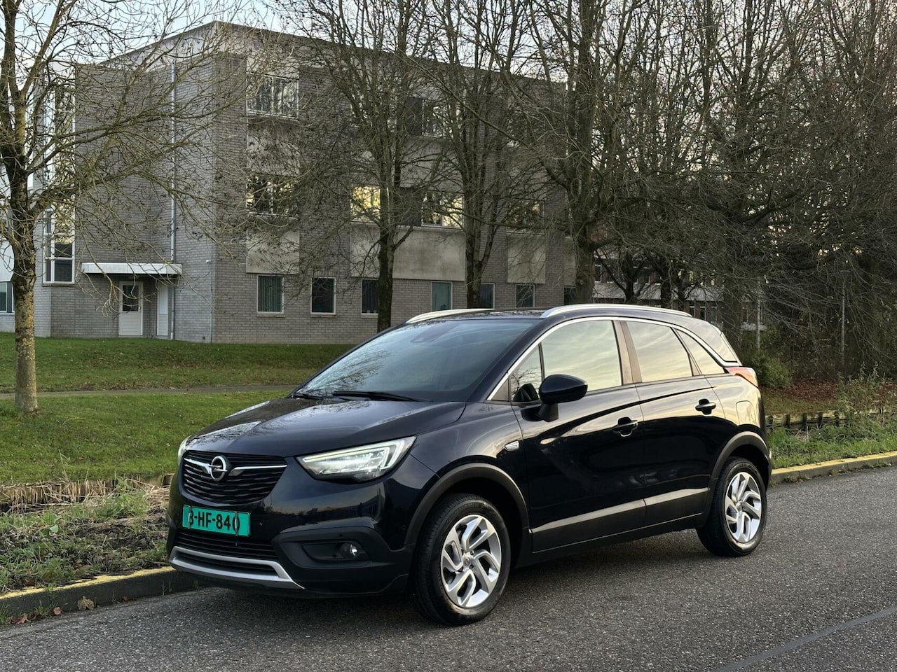 Opel Crossland X - 1.2 - CAMERA - CARPLAY - KEYLESS - STUURVW - AutoWereld.nl