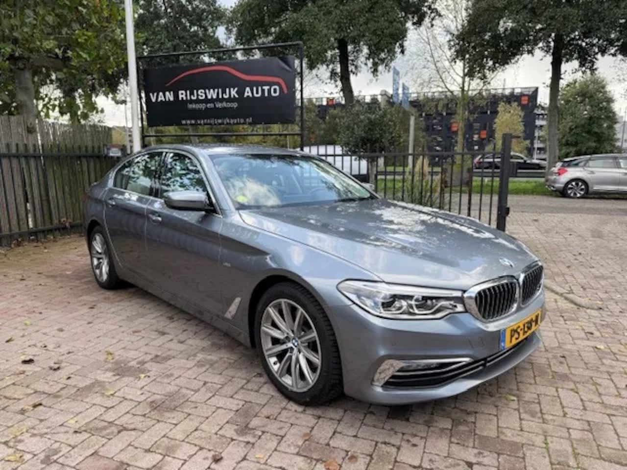 BMW 5-serie - 520d Luxury Line Xenon Leder Nav Clima H&K Dealer Ond - AutoWereld.nl