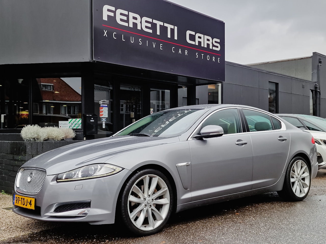 Jaguar XF - 3.0D AUTOM VOL LEDER NAVI LED 20 INCH-LMV PDC ETC - AutoWereld.nl