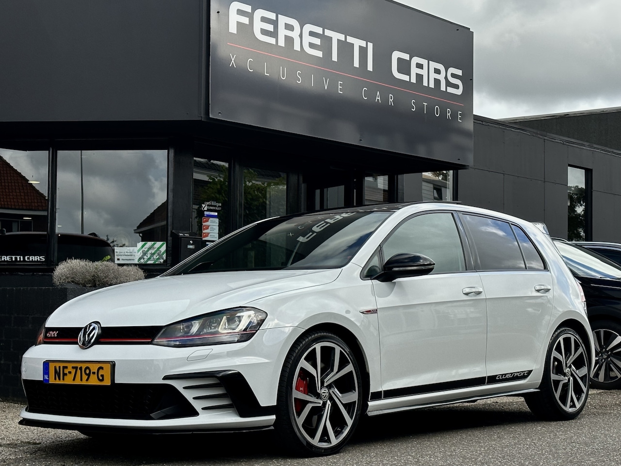 Volkswagen Golf - 2.0 TSI GTI CLUBSPORT 266PK PANODAK RECARO-INT 19 INCH-LMV NAVI CAMERA LED PDC - AutoWereld.nl