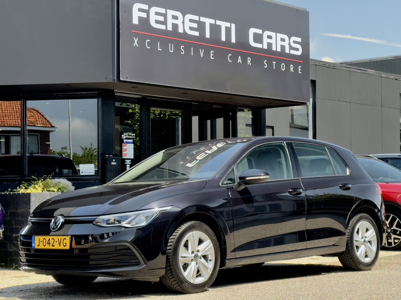 Volkswagen Golf - 8 1.0 TSI LIFE NAVI VIRTUAL-DASH IQ-DRIVE APPLE-CARPLAY LED LMV PDC - AutoWereld.nl