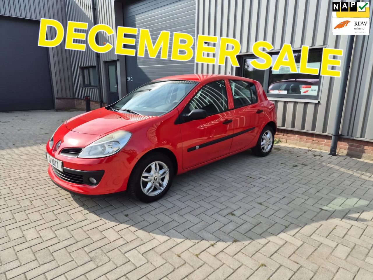 Renault Clio - 1.2 TCE Expression DECEMBER SALE VAN € 1995 VOOR € 1795 - AutoWereld.nl