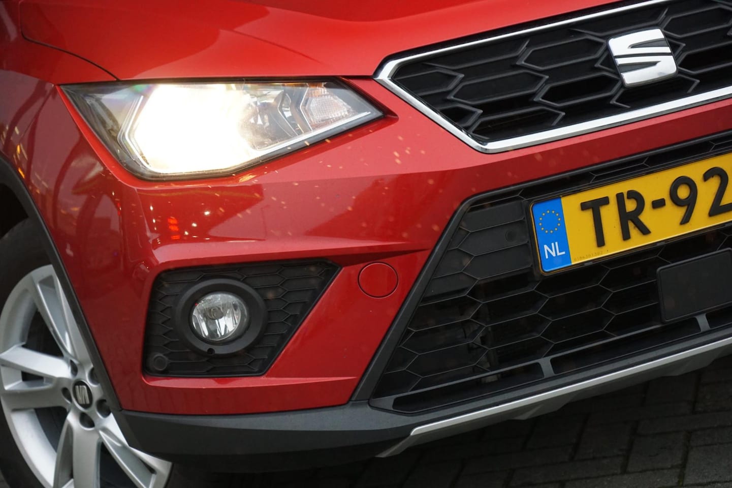 Seat Arona - 1.0 TSI FR Business Intense - Desire/Midnight 2tone - Carplay - AutoWereld.nl