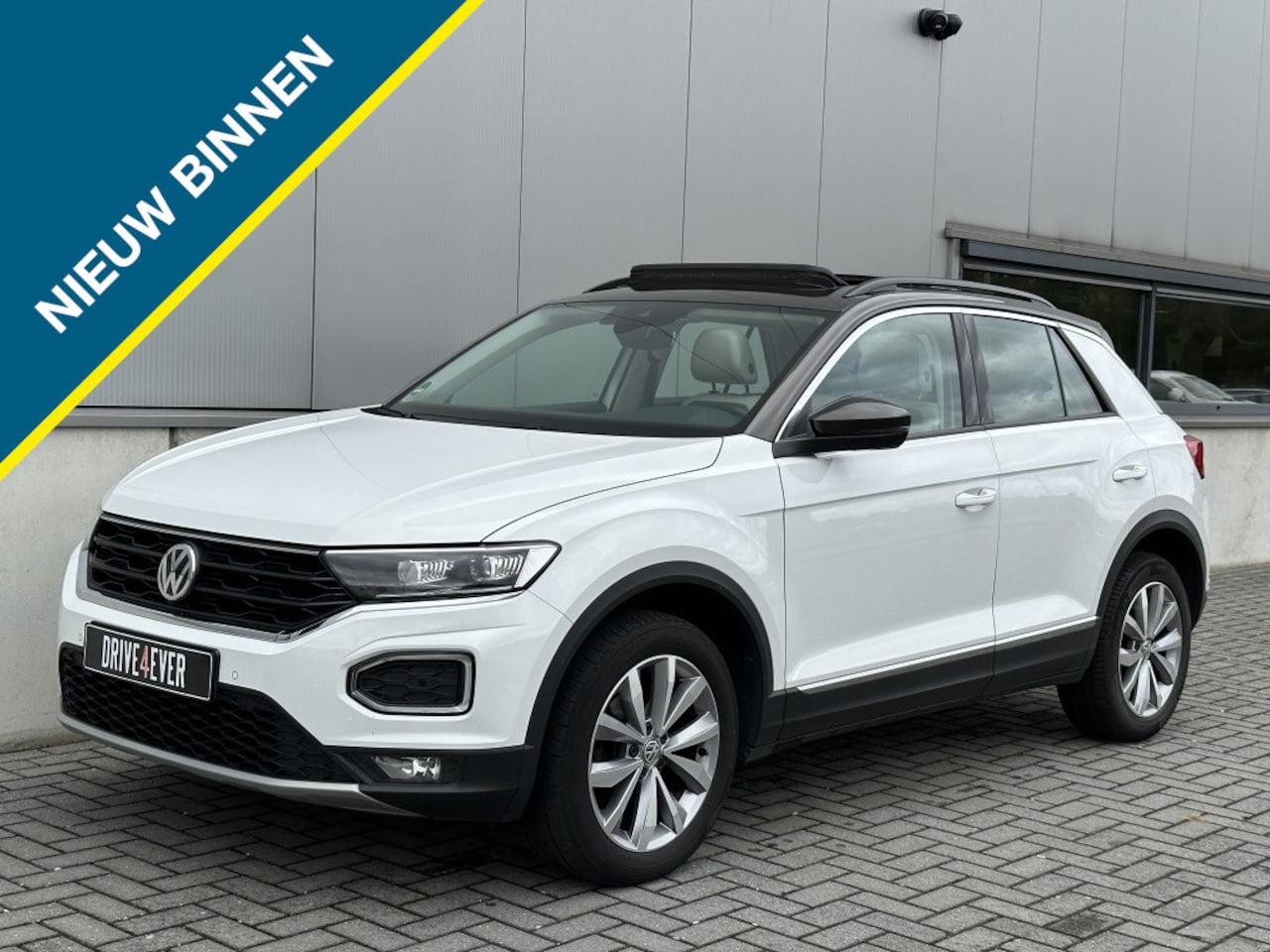 Volkswagen T-Roc - 1.5 TSI Sport DSG FULL PANO/NAVI/ACC/ECC/PDC/ELEK PAKKET - AutoWereld.nl