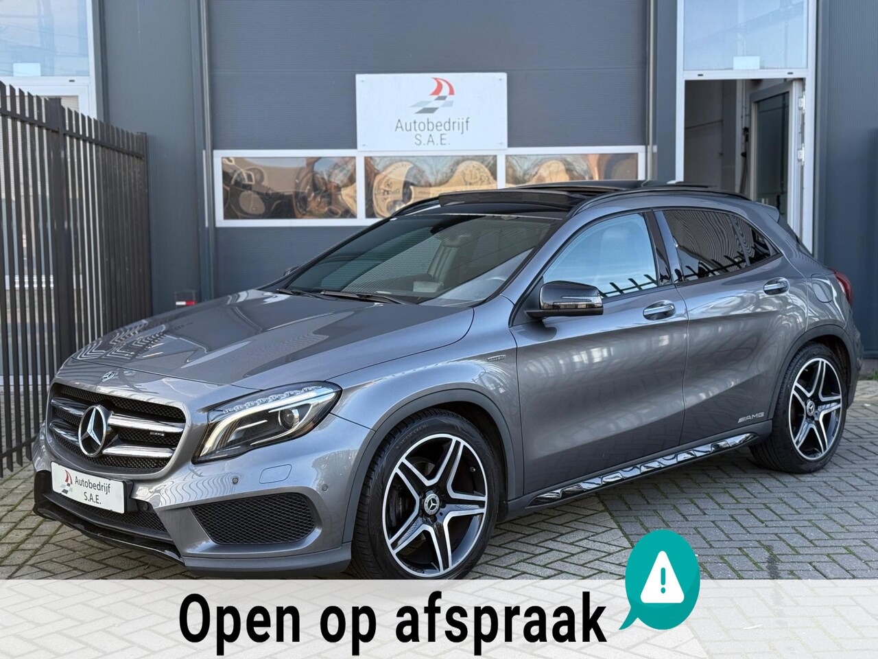 Mercedes-Benz GLA-Klasse - 200 AMG Edition 1 PANO NIGHT CLIMA NAVI PDC - AutoWereld.nl