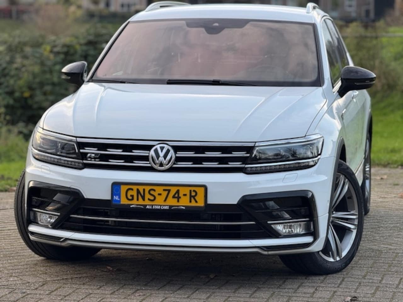 Volkswagen Tiguan - 2.0 TDI 4M. 3X R LINE - AutoWereld.nl